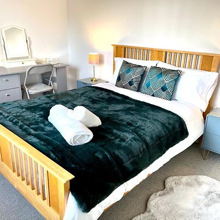 Stylish Cosy And Bright Apartment - Fantastic Location - Perfect For Business Or Solo Travellers Bishop's Stortford Buitenkant foto